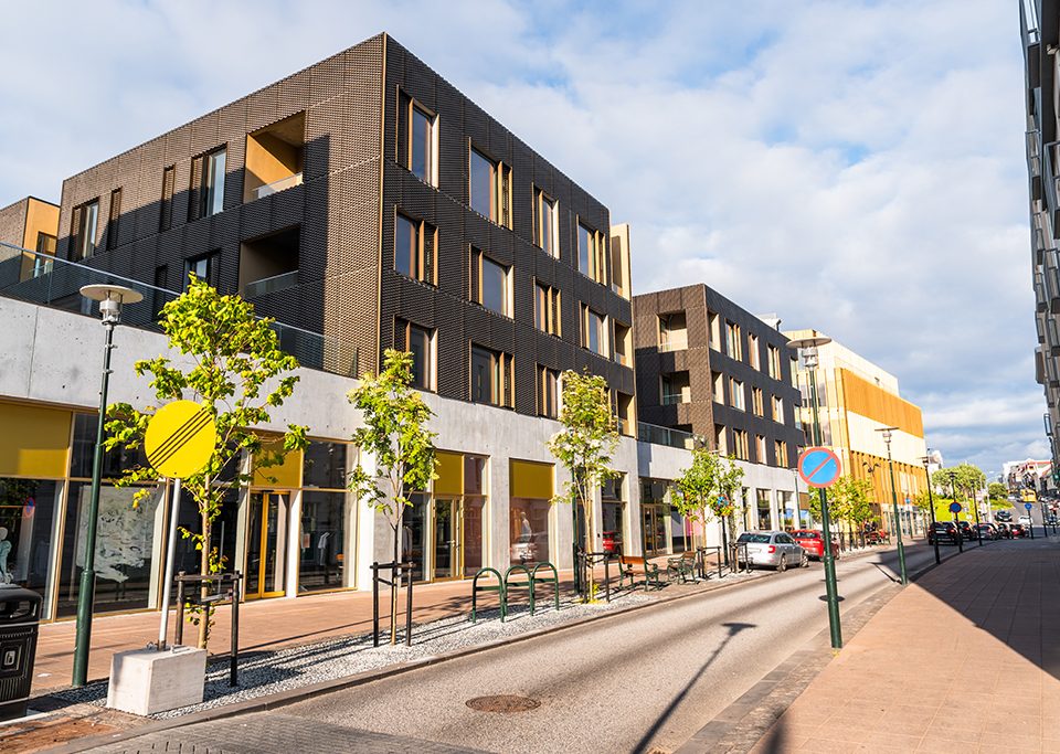Explore_the_Benefits_of_Mixed-Use_Buildings_to_Enhance_Communities
